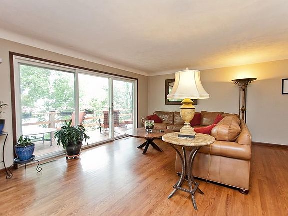 5th image of 65 Hillcrest Dr NE
