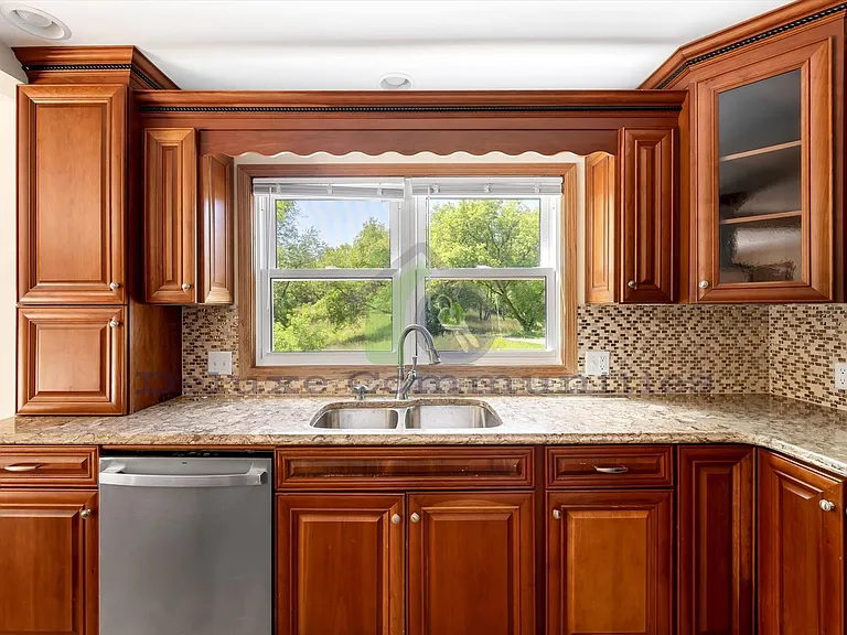 2660 Blackberry Ln NE — Photo 8