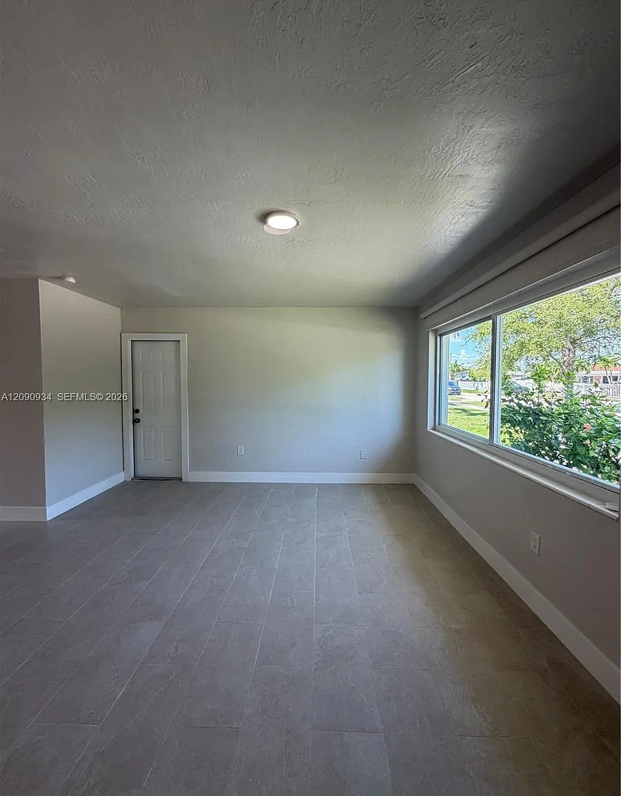 9940 SW 212th St — Photo 3