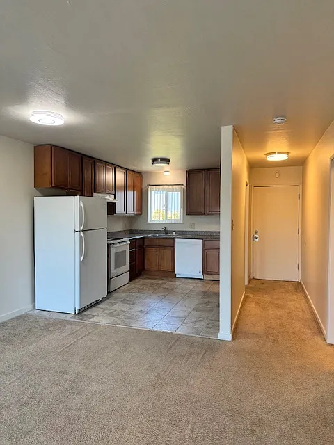 2 bed, 950 sqft, $2,150 — Photo 3