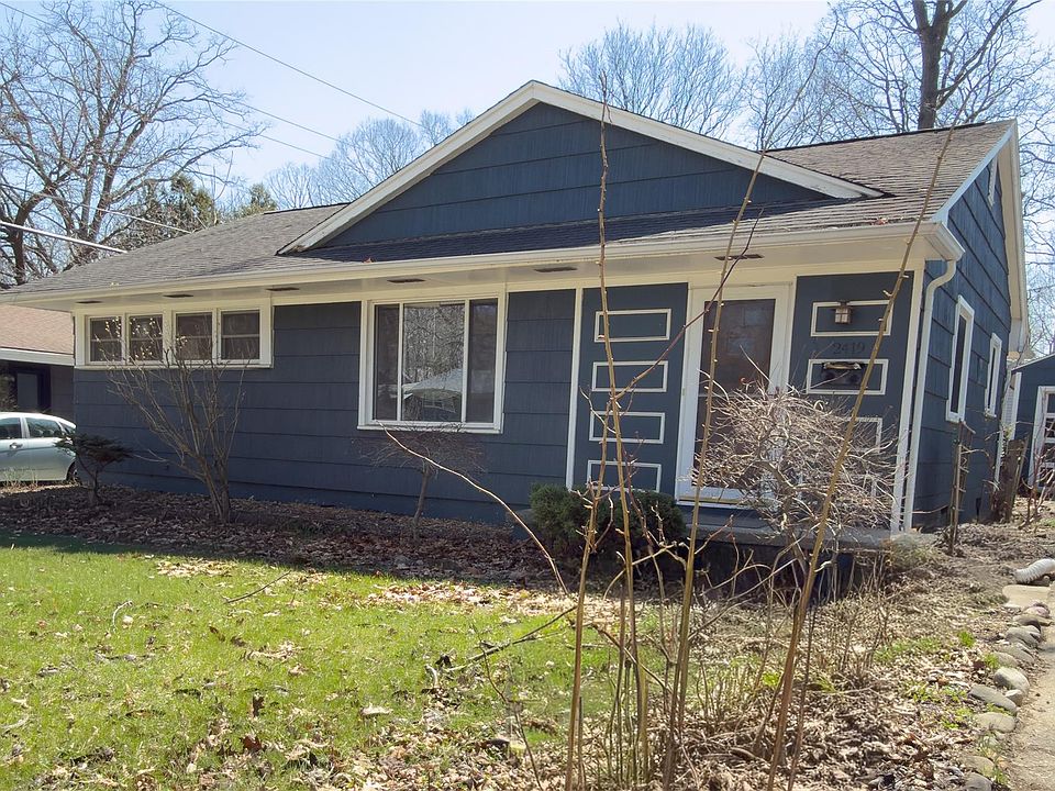 1st image of 2419 Walter Dr