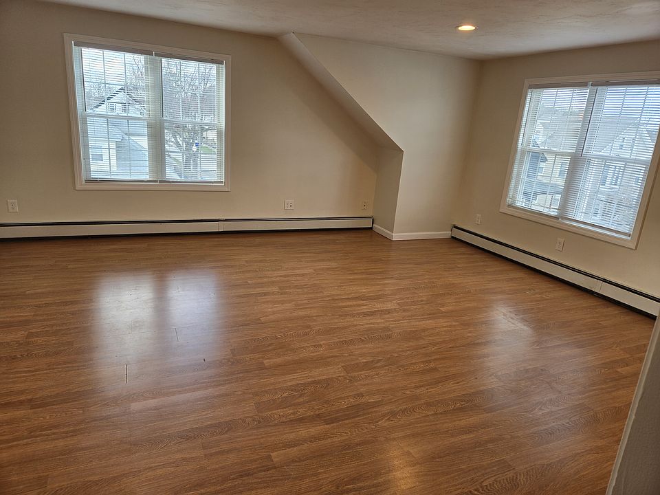 1st image of 154-156 Burgess Ave #3