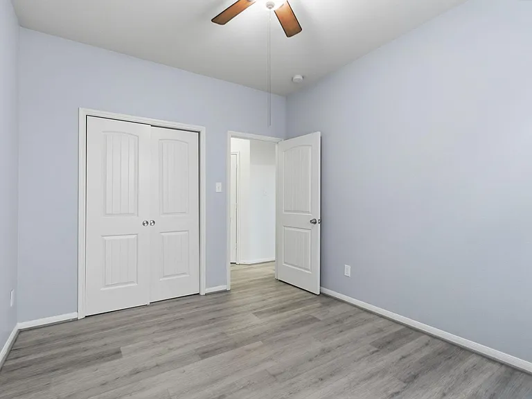 271 Westwood Dr — Photo 24