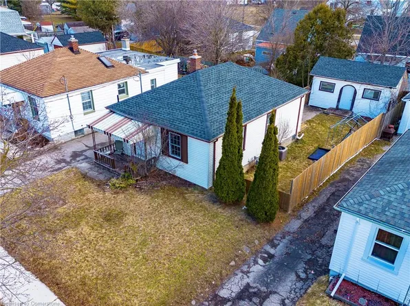 94 Saint Clair Ave, Kitchener, ON N2M 3Z4