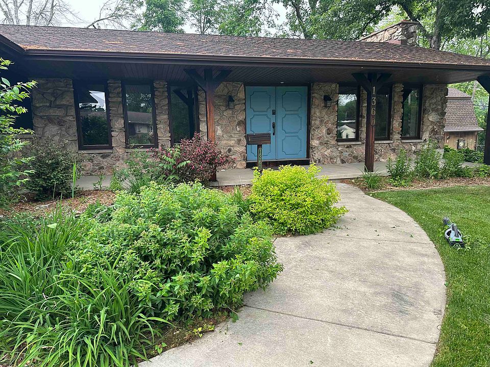 1st image of 1360 Holiday Ave