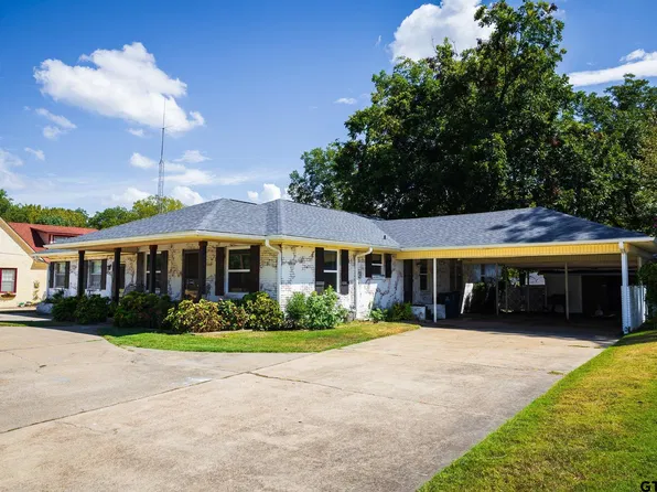 414 E 1st St, Mount Pleasant, TX 75455