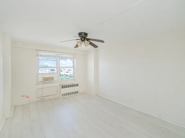 2630 Cropsey Avenue image 15 of 21