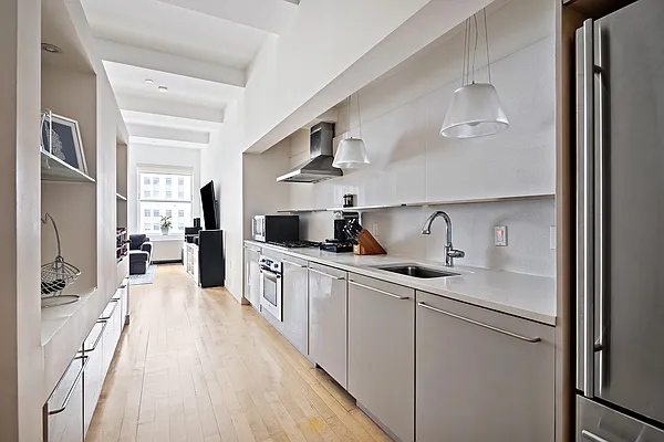 Sold by Compass | media 3