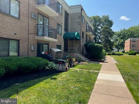 4th image of 1575 W Street Rd APT 819