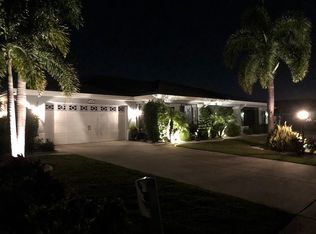 330 Stroll Ln, Sun City Center, FL 33573