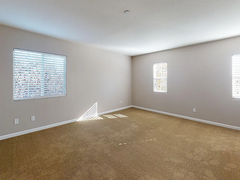 175 Sunshine St — Photo 5