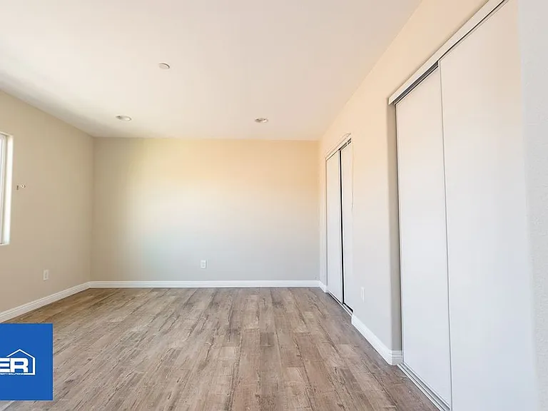 2722 E Cincinnati St — Photo 21