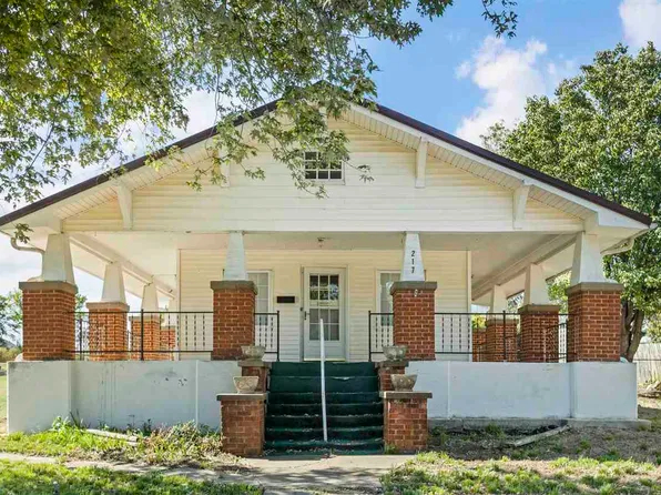 217 S 7th St, Fairfax, OK 74637