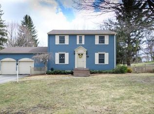52 Lisa Ln, North Andover, MA 01845