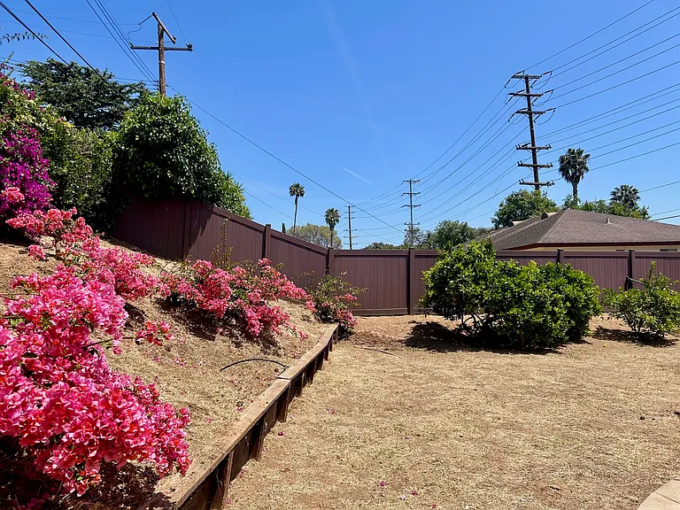 5570 Coralino Rd — Photo 29