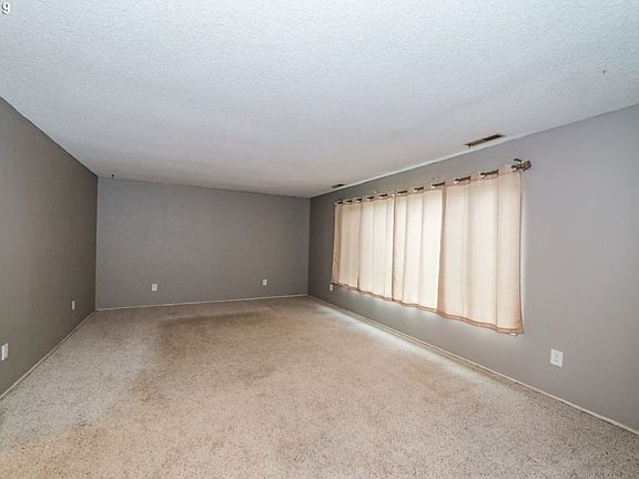 5th image of 9417 NW 15th Ave