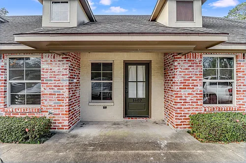 1607 W Saint Mary Blvd #1607 Photo 1
