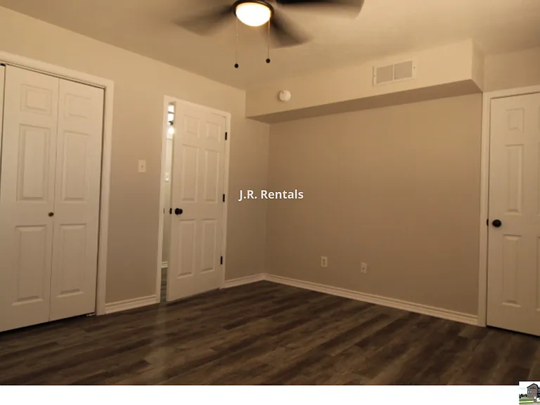 2102 Hunt Dr #B — Photo 10