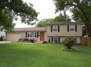 9007 W 89th St, Overland Park, KS 66212