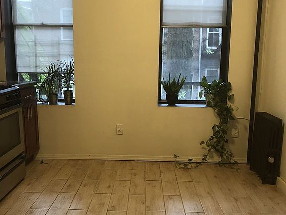 5th image of 238 8th St #12