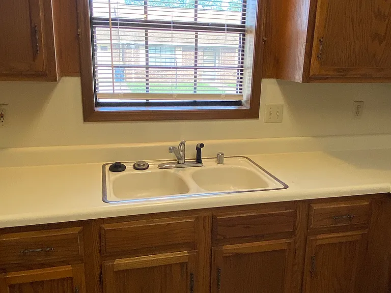 402 S Main St #4A — Photo 13