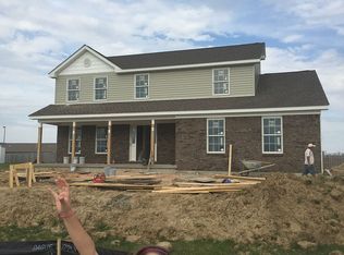 1904 S Weir Cook Dr, Yorktown, IN 47396
