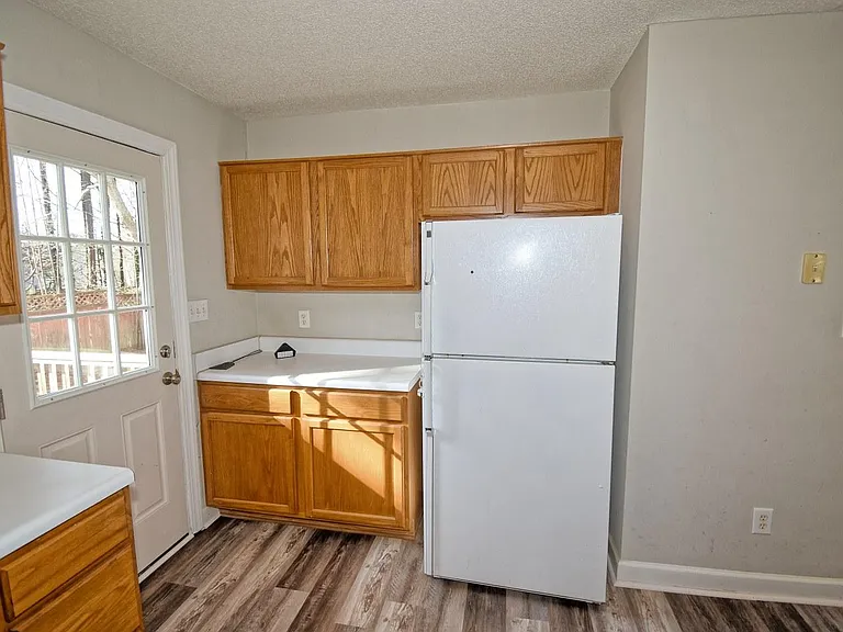 239 Tillamook Dr — Photo 13