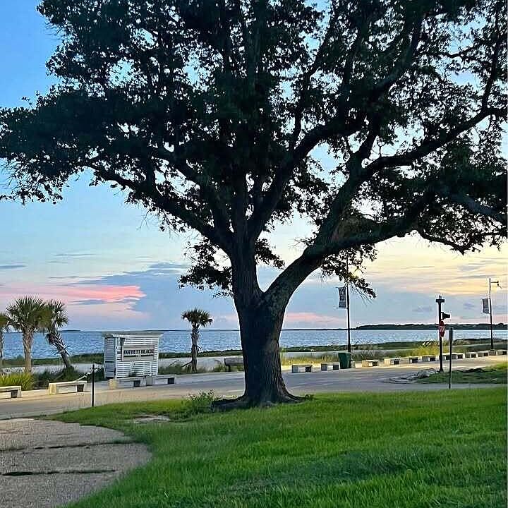 1st image of 1607 Beach Blvd