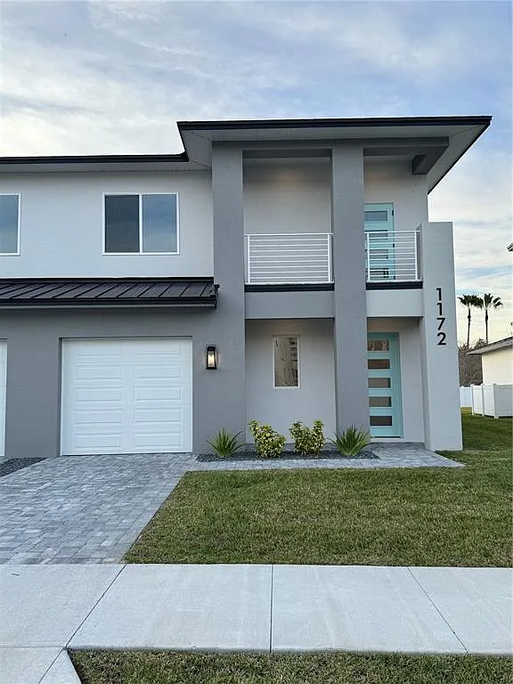 3 bed, 2.5 bath, 2008 sqft, $2,795 — Photo 1