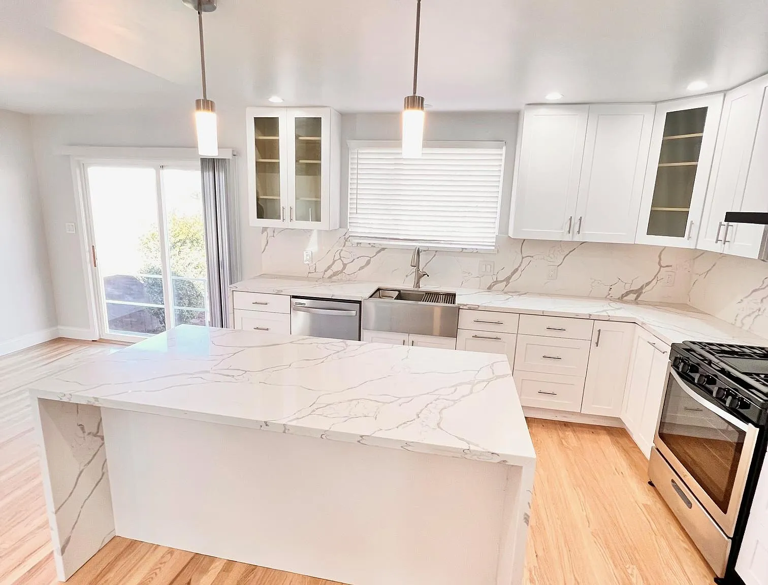4 bed, 1620 sqft, $6,500 — Photo 4