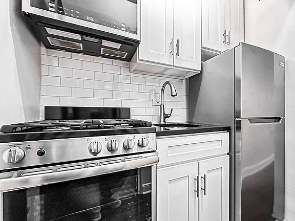 3rd image of 328 W 83rd St APT 3C