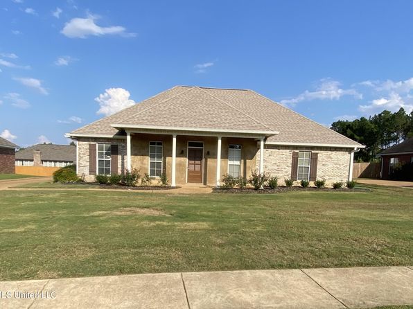136 Ridgefield Dr