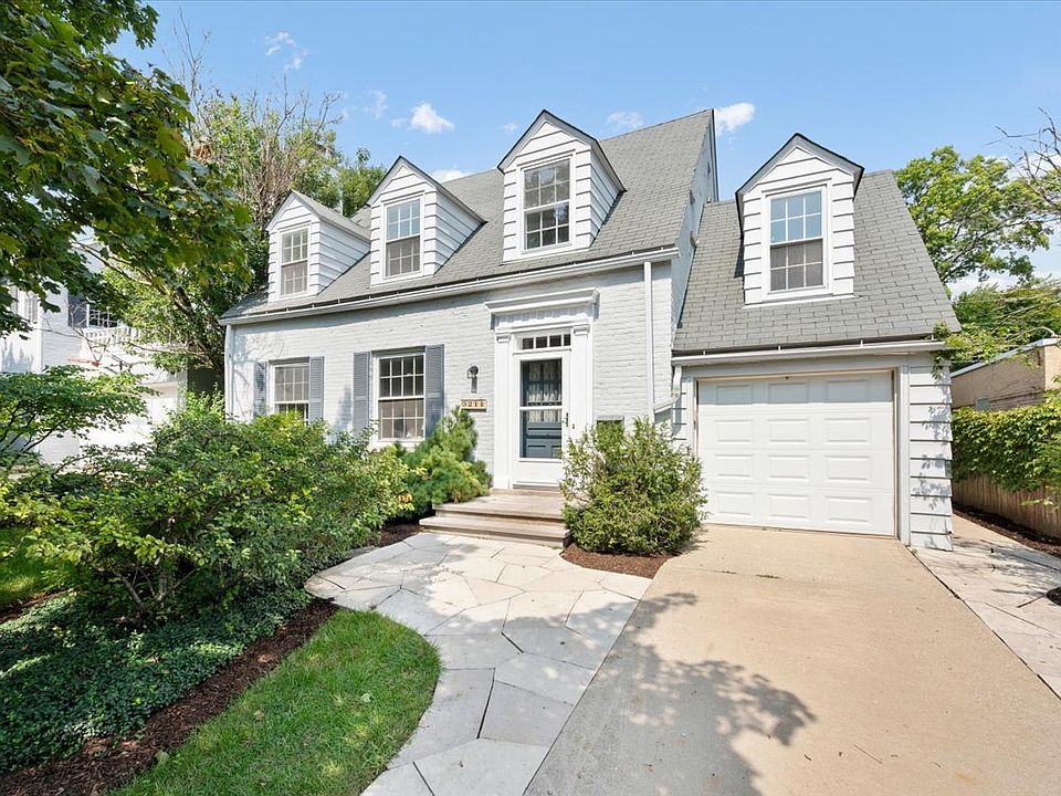 1st image of 3211 Park Pl