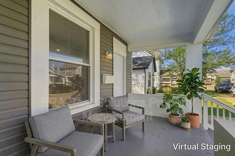 3 bed, 1.5 bath, 1336 sqft, $1,750 — Photo 2
