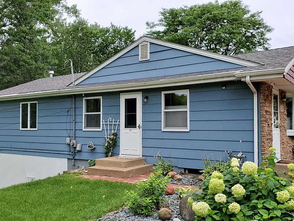 3rd image of 2495 Nokomis Ave