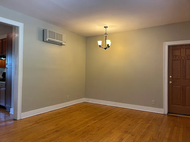 1211 E Saveland Ave #LOWER — Photo 3