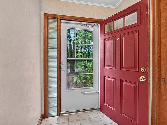 3rd image of 112 N Riverside Dr