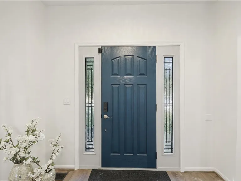 5920 Thornberry Ct — Photo 5