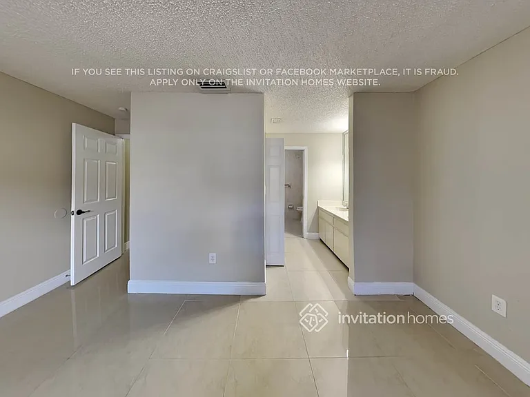 1086 NW 128th Ave — Photo 13