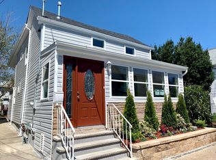 80 Simonson Pl, Staten Island, NY 10302