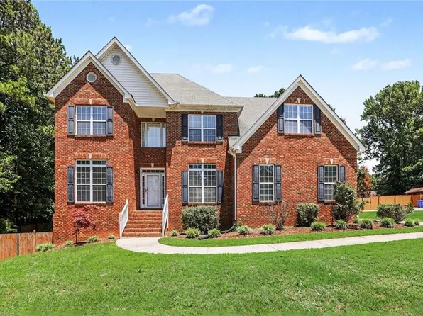 165 Normandy Dr, Fayetteville, GA 30214