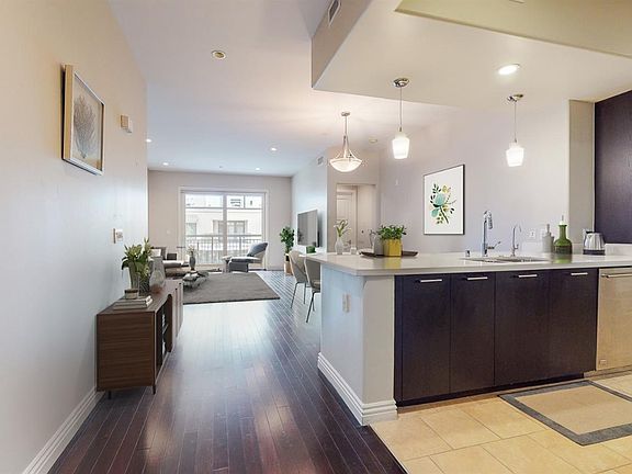 5th image of 623 Caruso Ave