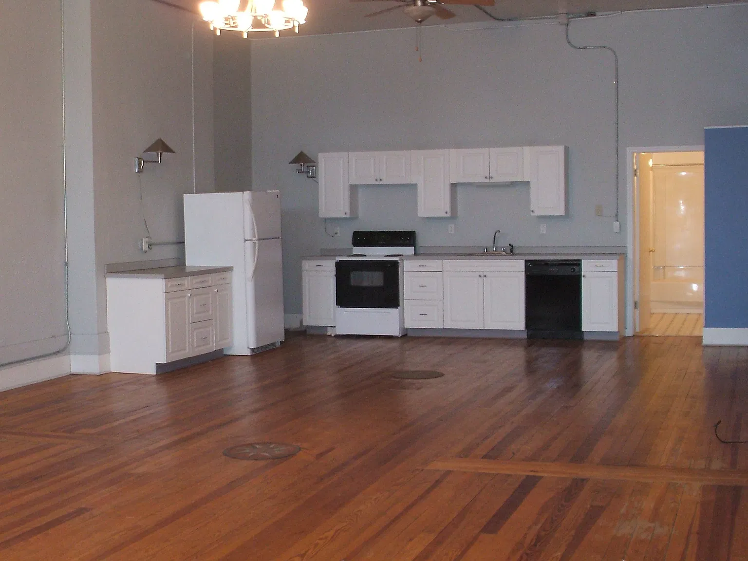 Studio, 800 sqft, $1,200 — Photo 4
