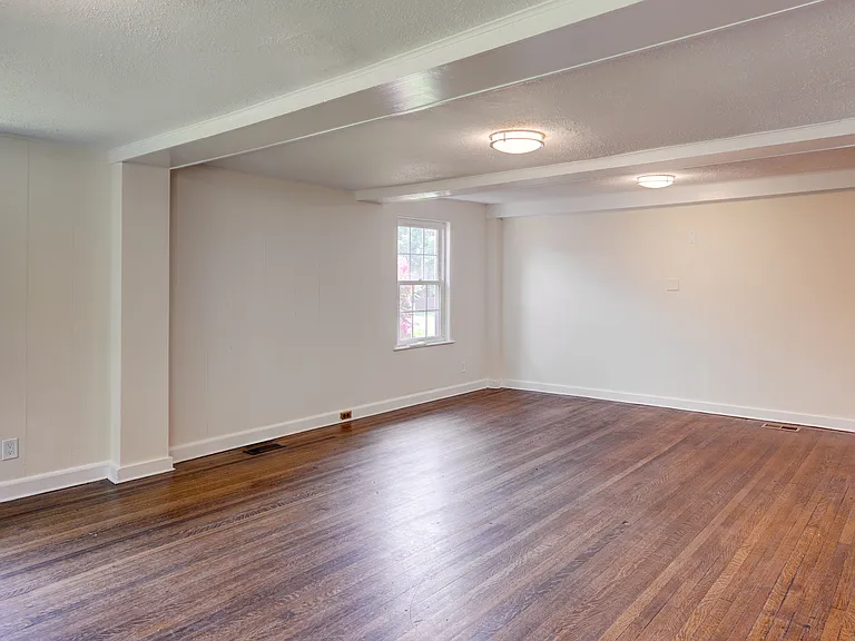 3780 Whitney Ave — Photo 4