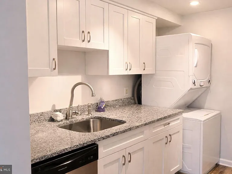 8503 Falls Run Rd #B — Photo 8