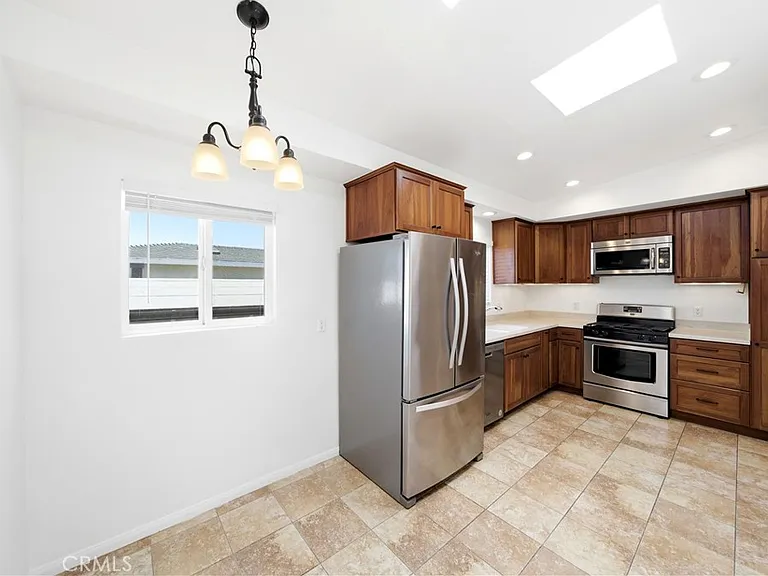 1601 Van Horne Ln — Photo 4