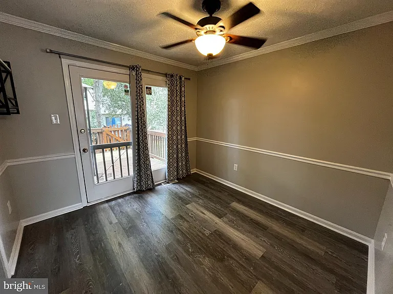 321 Tudor Dr — Photo 3