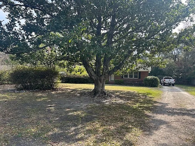 4 bed, 1437 sqft, $2,600 — Photo 2
