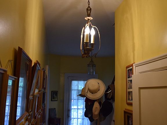 3rd image of 1421 Wilson St