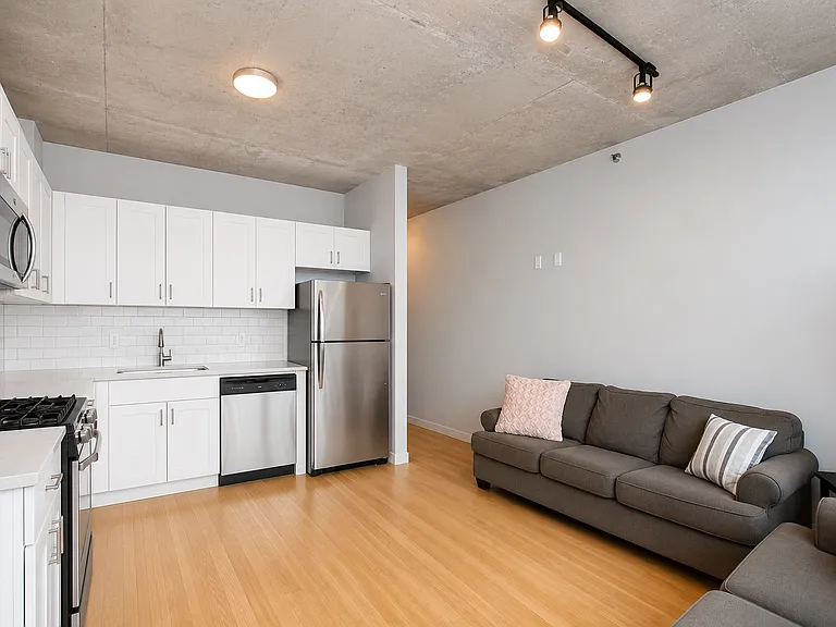 235 W Van Buren St #3108 — Photo 6